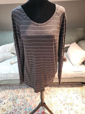 Lulemon Dark Gray Striped long Sleeve Tee Top Size 12